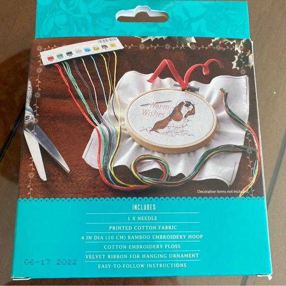 The Pioneer Woman embroidery ornament kit - Picture 2 of 2